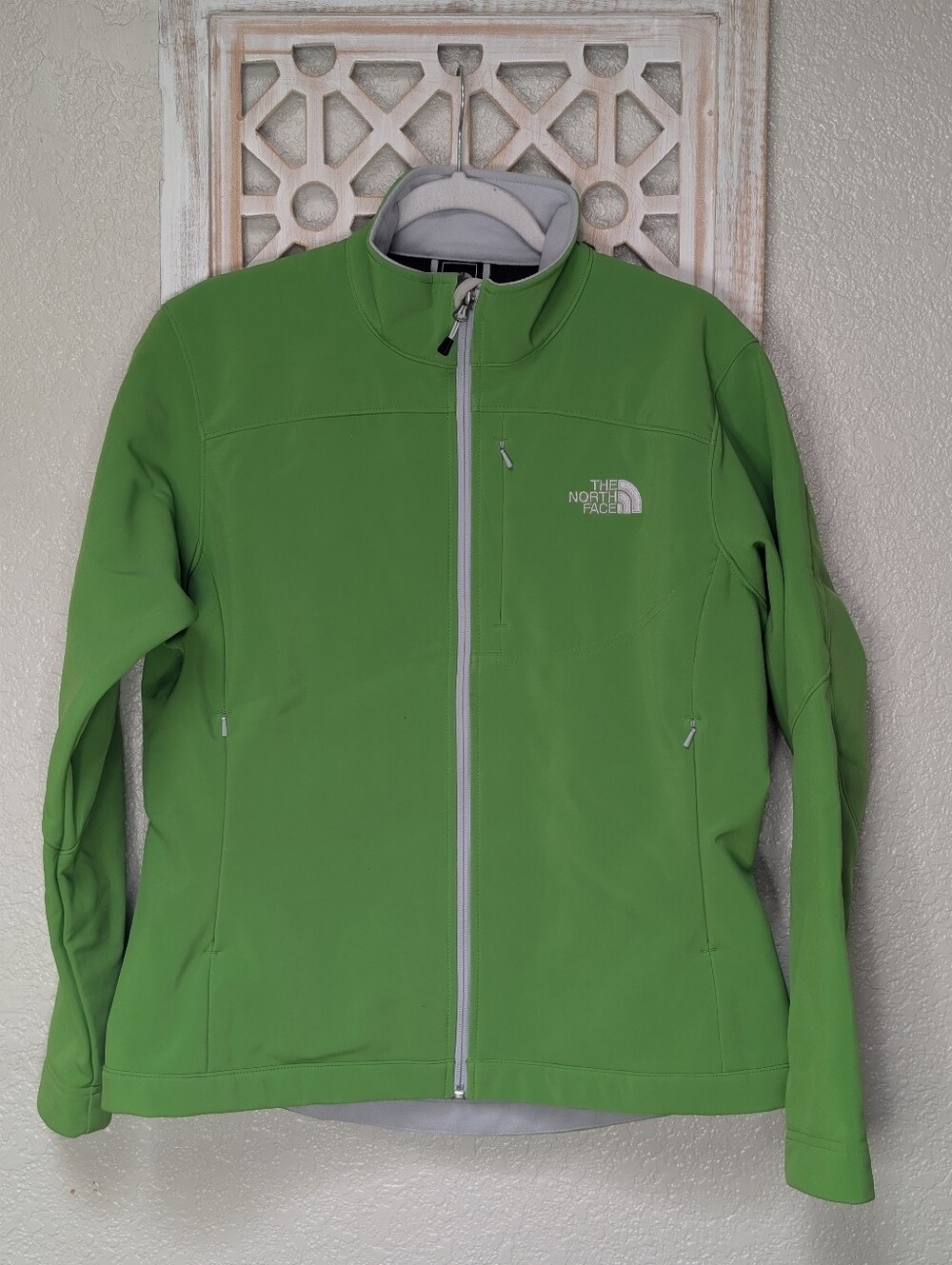 The North Face Apex Bionic Women's LG Green Grey Full Zip Soft Shell Jacket